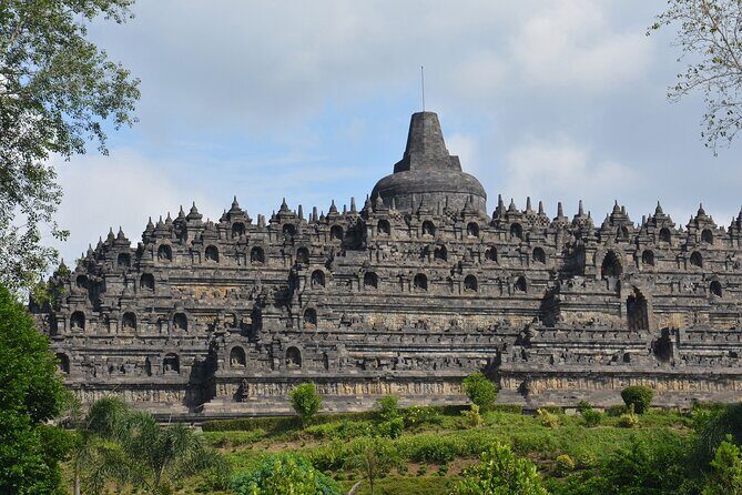 Borobudur and Prambanan Temples Shared Guided Tour With Transfer - Borobudur: ticket choices, what to focus on, and the flow