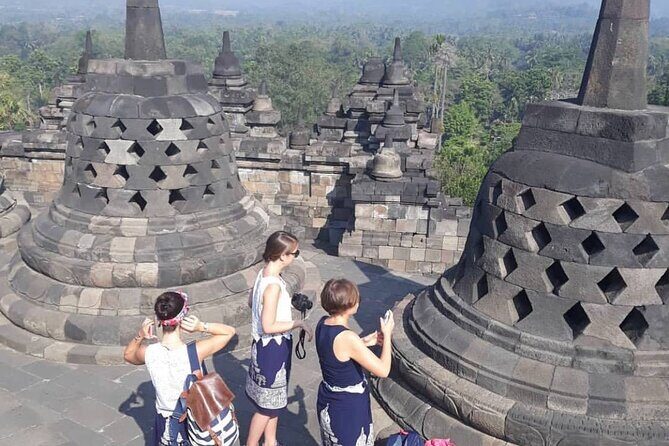Borobudur ClimbUP guaranteed (sunrise option)& Prambanan Day Tour - Group Size and Tour Style: What It Means for Your Day