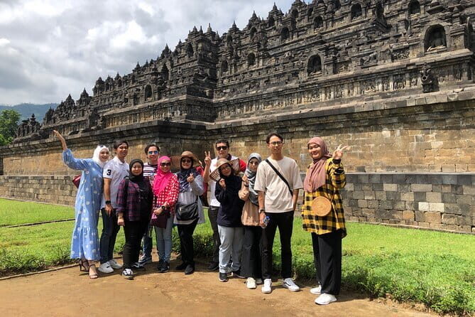 Borobudur Full Climb Up Access and Selogriyo Rice Terrace Tour - Selogriyo Rice Terraces: Rice Fields, a Temple, and a Real Walk