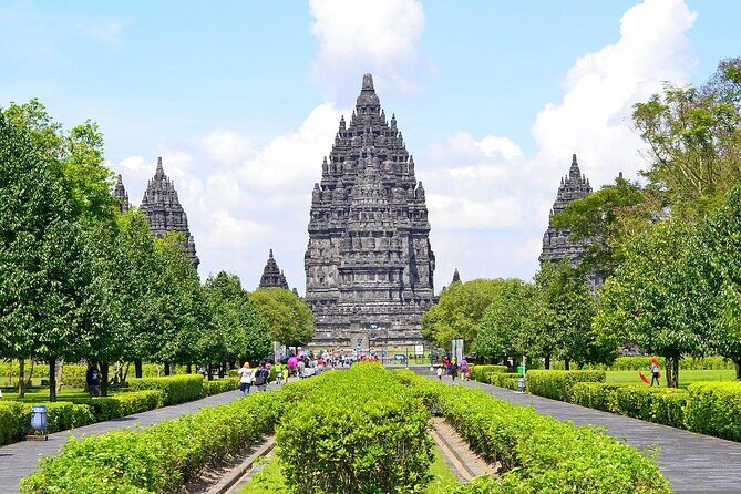 Borobudur Full Climb Up And Prambanan All Inclusive Private Tour - Comfort on a Long Hot Day: What You’ll Actually Do
