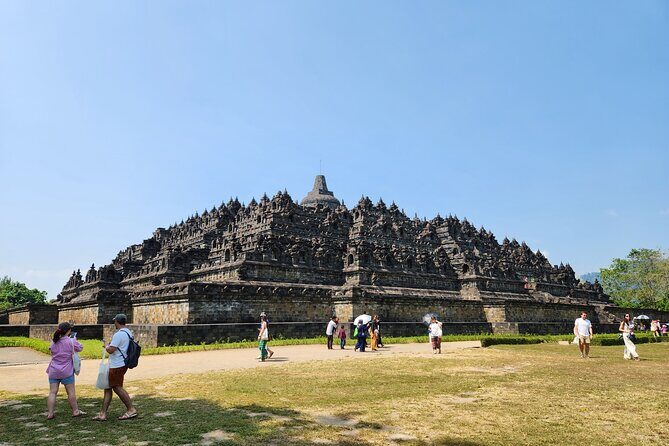 Borobudur Full Climb Up and Prambanan All Ticket with Guided Tour - Group size and logistics: what “shared tour up to 40” means for you