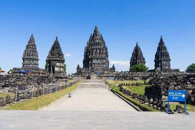 Borobudur Sunrise And Prambanan Temples Tour (PRIVATE TOUR) - Coffee at a local shop: short fuel before Borobudur