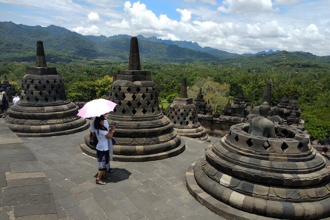 Borobudur Sunrise from Setumbu Hill and Great temples tour - Private transportation and the value of doing this as a group of 1–4