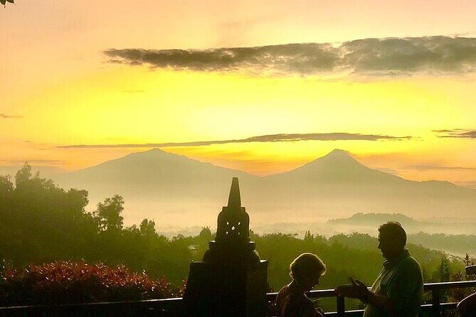 Borobudur Sunrise from Setumbu Hill and Great temples tour - Borobudur without rushing: how to make the most of 2 hours