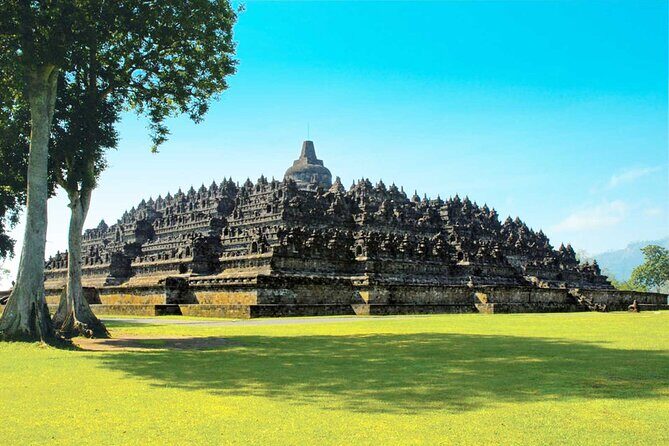Borobudur Sunrise, Mt. Merapi & Prambanan Day Tour with Entry Fee - Should you book it?