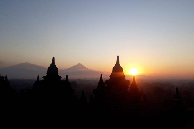 Borobudur Sunrise Tour-Special Package - Candi Pawon: a short stop with an orderly, eastward story