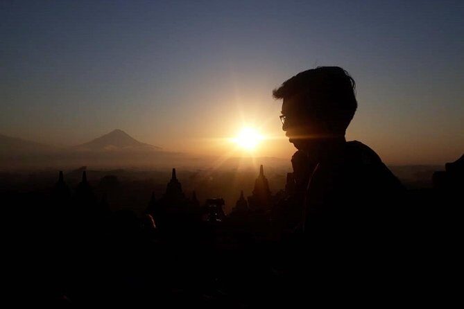 Borobudur Sunrise Tour-Special Package - Entering Borobudur at sunrise: the big moment