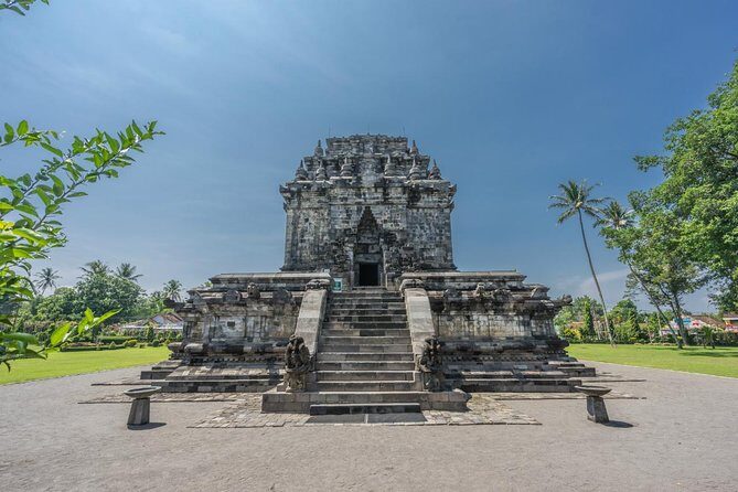 Borobudur Temple Half Day Tour from Yogyakarta - Tickets, mobile entry, and the on-the-ground experience