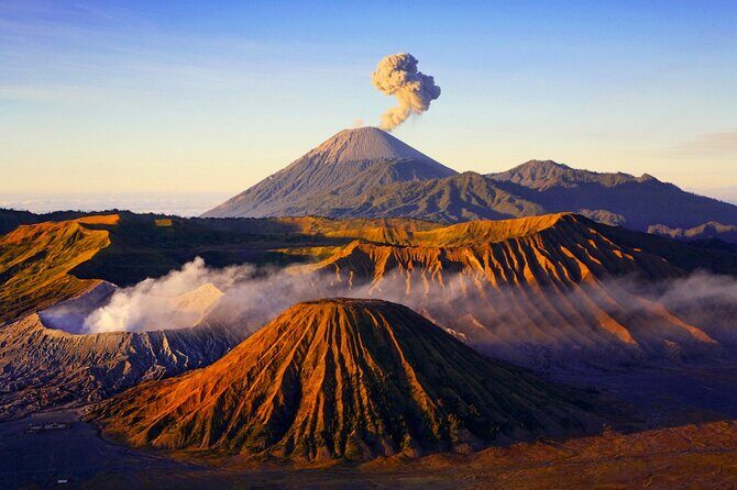 Bromo Volcano and ijen Crater from yogyakarta(3 days) - Ijen Crater at Midnight: Blue Fire, Green Lake, and the Descent