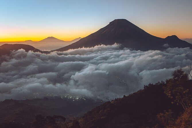 Dieng Plateau with Sikunir Sunrise Full-Day Tour - Batu Pandang Hill and Telaga Warna after sunrise