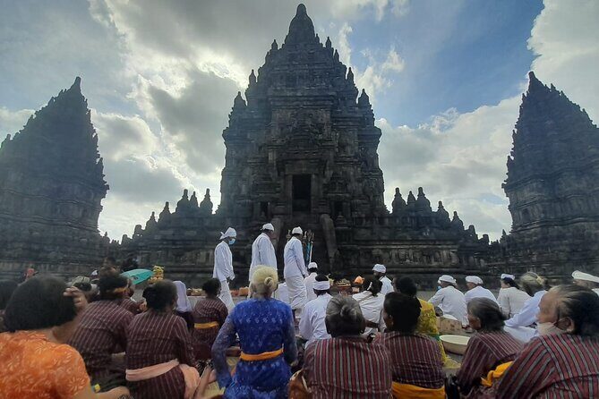 From Yogyakarta: Borobudur and Prambanan Temples in 1 Day - Timing and heat management: making an 8 to 10 hour day feel doable