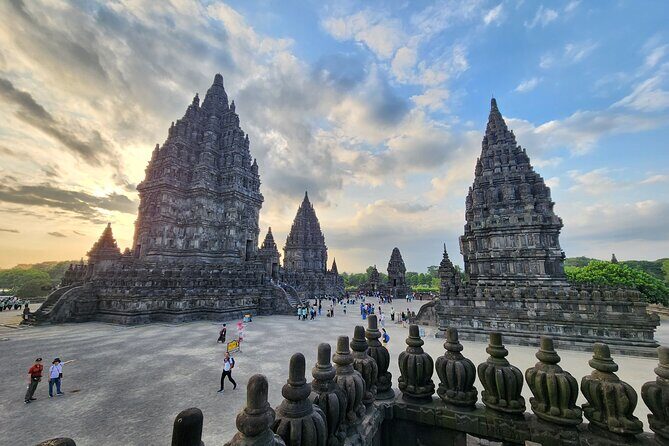 From Yogyakarta: Borobudur, Bromo and Ijen Tour 3-Day with Train - Entering the Temple World: Day 1 in Borobudur and Prambanan