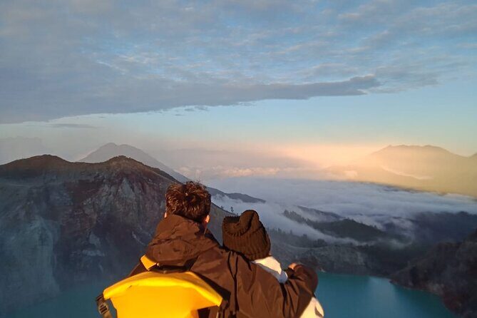 From Yogyakarta: Borobudur, Bromo and Ijen Tour 3-Day with Train - Bromo at Dawn: Jeep to Pananjakan, Sand Sea Walking, and the Crater View