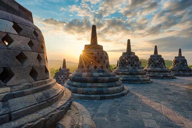From Yogyakarta: Borobudur &Prambanan-Bromo-Waterfall-Ijen 6 Days - Price and what you actually get for $790