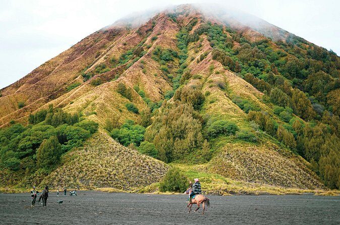 From Yogyakarta to Bali : Bromo and Kawah Ijen in 3 Day Adventure - Day 3: Ijen at 1:00 AM for blue flames and the miners