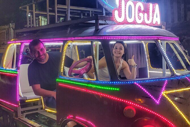 Night Walking Tour-Malioboro street food with guide at Yogyakarta - Beringharjo Traditional Market: Fruit, Herbs, and Spice Curiosity