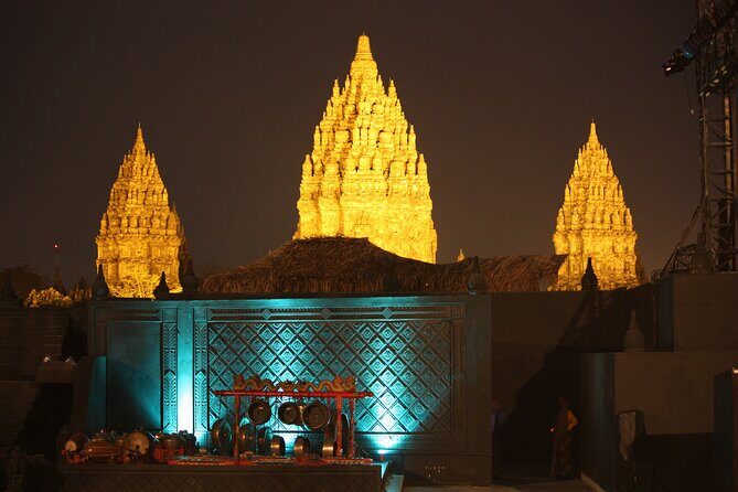 Prambanan Sunset and Ramayana Ballet with Dinner - Dinner near Prambanan: a full meal before the show