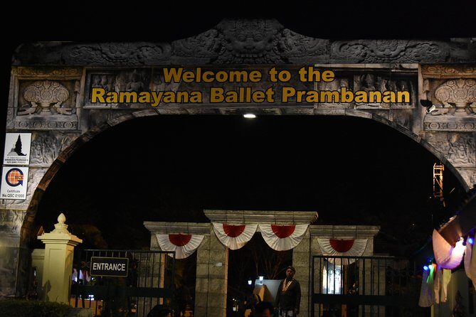 Ramayana Ballet Performance In Prambanan Temple With Dinner - Guides, English Support, and the Plot-Help Factor