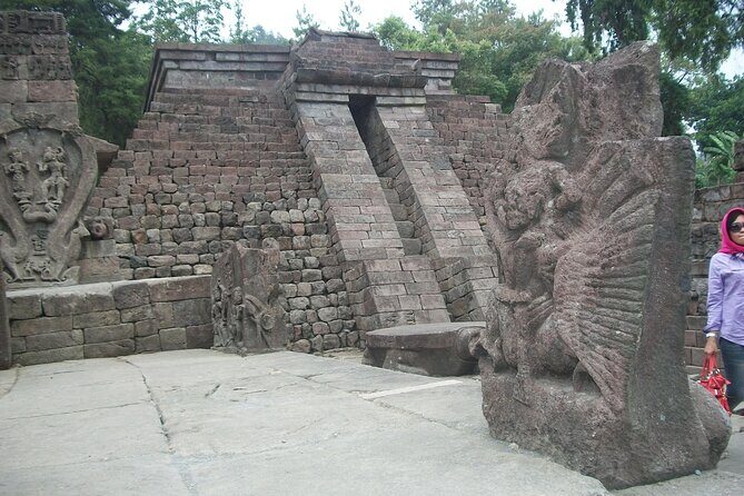 Sukuh and Cetho Temple Tour from Yogyakarta - Radya Pustaka Museum: antiques first, then temples