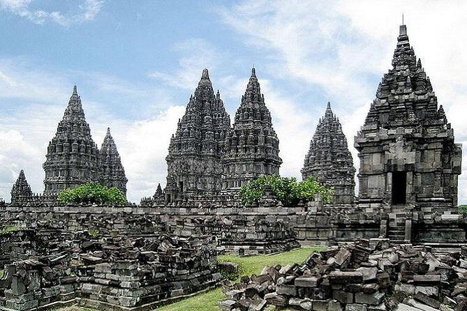The Hindu Realms of the Prambanan - Practical Tips: Dress, Sun, and Camera Protection