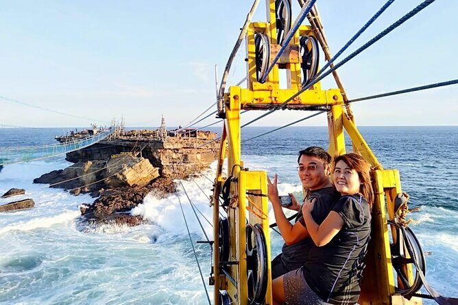 Timang Beach Gondola & Pindul Cave Tubing Adventure - Timang Beach Gondola: Crossing the Indian Ocean by Hand