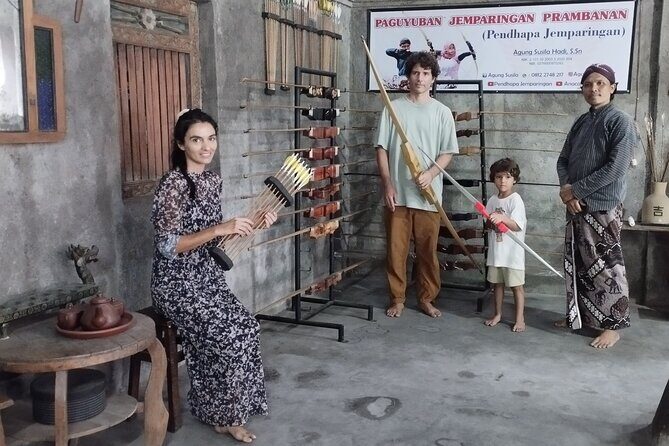 Traditional Javanese Archery Class - The class flow at Jemparingan Place: learn, practice, repeat