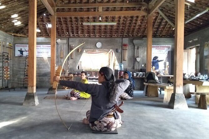 Traditional Javanese Archery Class - The Prambanan pickup setup: easy to find, short walk logistics