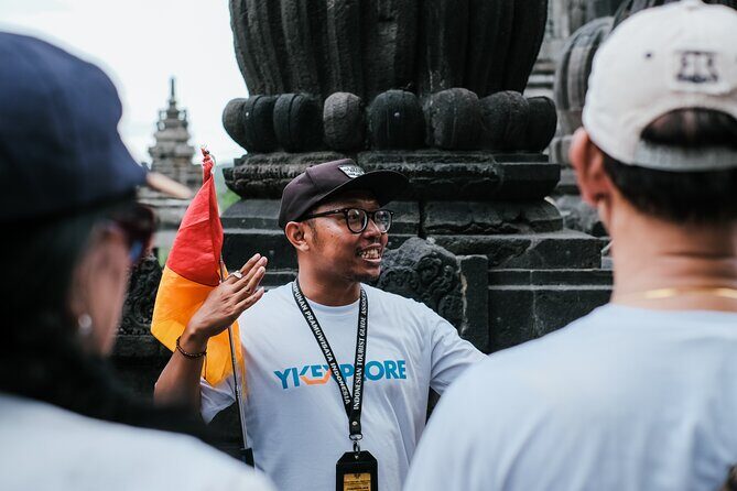 Yogyakarta Borobudur Climb Up And Prambanan Temples Sharing Tour - Getting picked up and keeping your day from unraveling