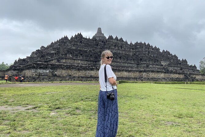 Yogyakarta: Borobudur Sunset Shared Guided Tour - What the best guide experience feels like (including Vega’s impact)