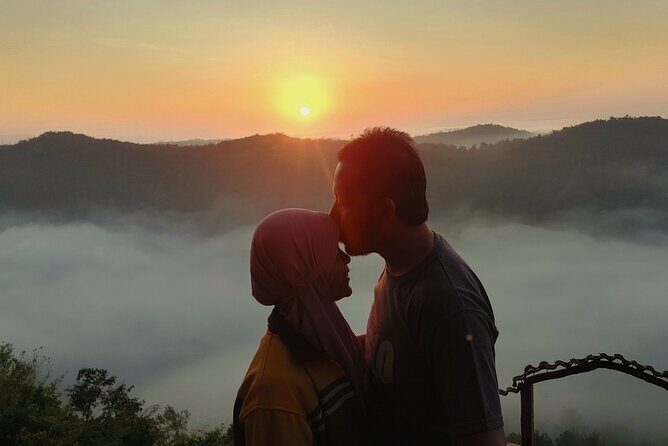 Yogyakarta: SUNRISE Above Cloud & Explore UNESCO Temples w/ GUIDE - Key highlights you’ll care about